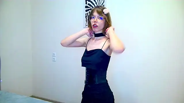 Kate Mooss online show from 6, 3, 2026