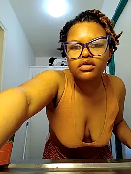 Snapshot of DolliaStarz chatting on 3, 4, 2026 DolliaStarz online show from 3, 4, 2026