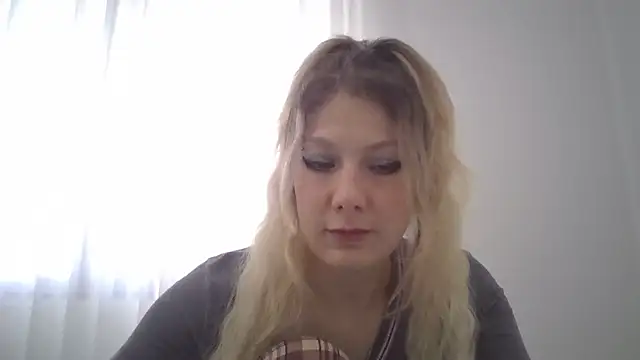 Foxy Bright online show from 27, 2, 2026