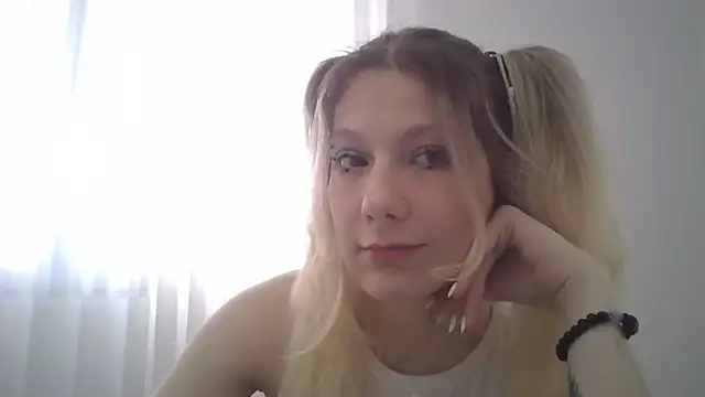 Foxy Bright online show from 1, 3, 2026