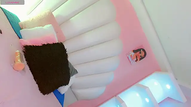 Daniiela Ember online show from 1, 3, 2026