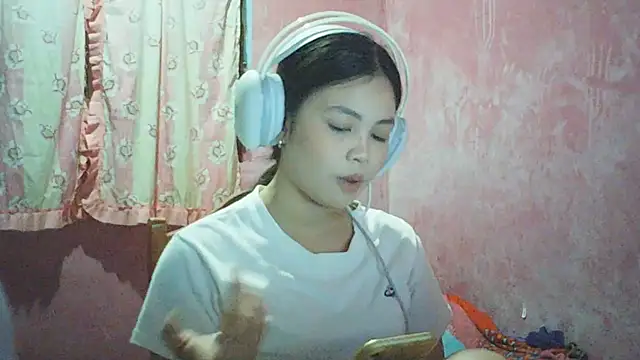 Snapshot of DessertFlower chatting on 5, 5, 2026 DessertFlower online show from 5, 5, 2026