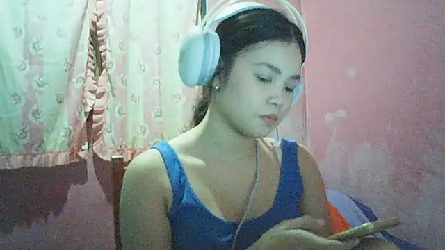 Snapshot of DessertFlower chatting on 13, 5, 2026 DessertFlower online show from 13, 5, 2026