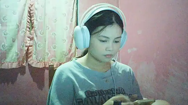 Snapshot of DessertFlower chatting on 11, 5, 2026 DessertFlower online show from 11, 5, 2026