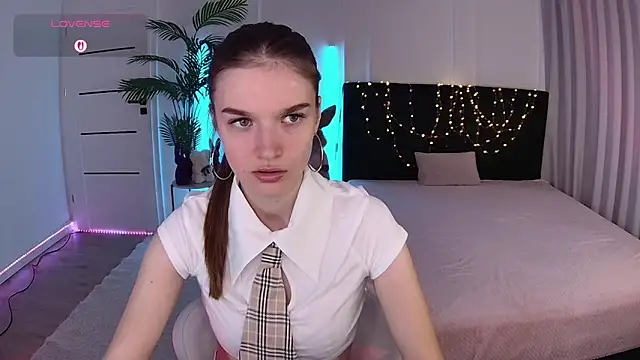 Snapshot of Ann_Wood chatting on 13, 5, 2026 Ann Wood online show from 13, 5, 2026