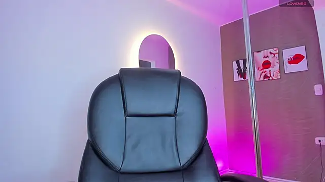 Tiphanysalvatore online show from 26, 2, 2026