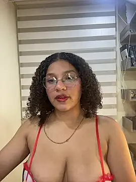 Snapshot of KendyLove_ chatting on 7, 5, 2026 KendyLove online show from 7, 5, 2026