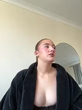 LolaRaeBabyy online show from 5, 3, 2026