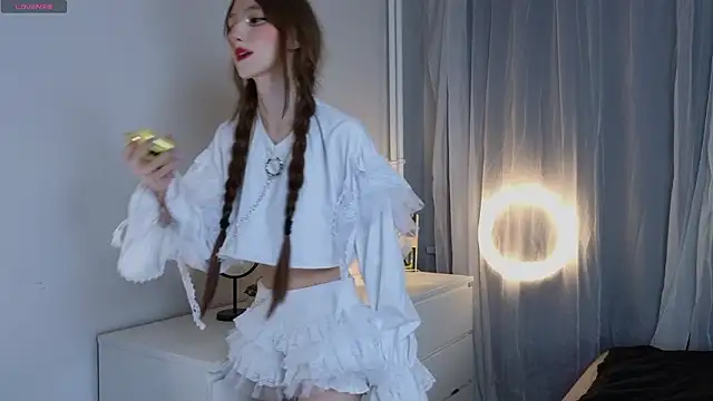 arina waifu online show from 8, 3, 2026