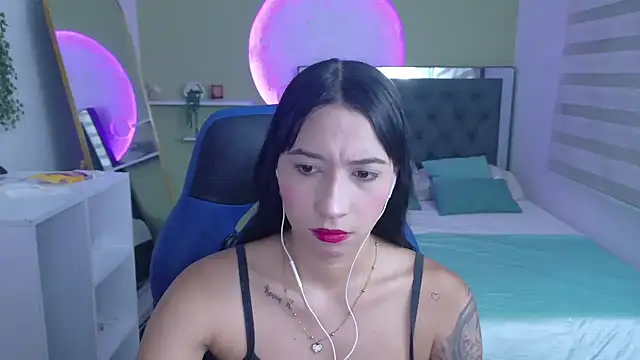 ivvoncute online show from 8, 7, 2026