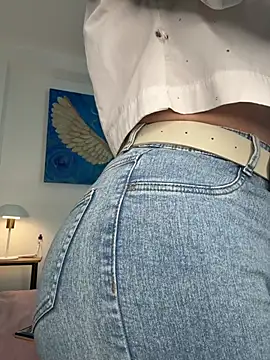 Viictoria-Jones online show from 4, 3, 2026