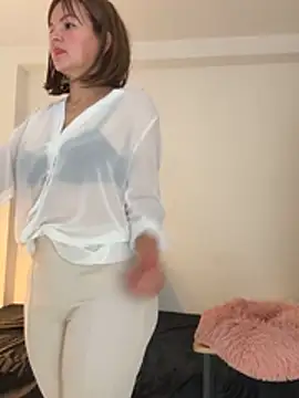 Snapshot of Viictoria-Jones chatting on 21, 7, 2026 Viictoria-Jones online show from 21, 7, 2026