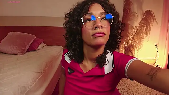 Meganlux1 online show from 17, 4, 2026