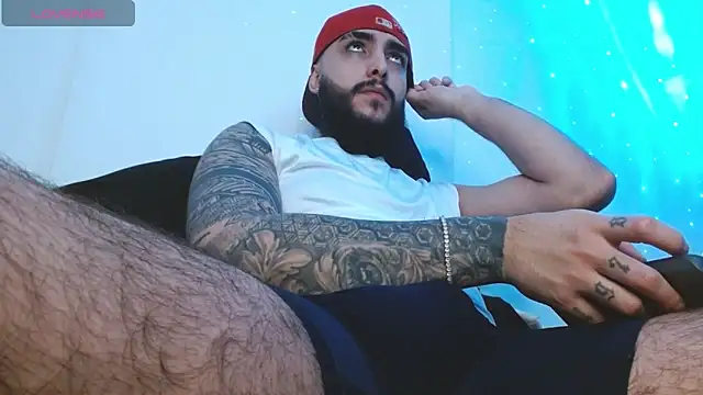 SantiagoHincapiie online show from 22, 4, 2026