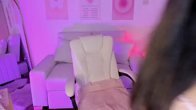 Emiii cute online show from 16, 3, 2026