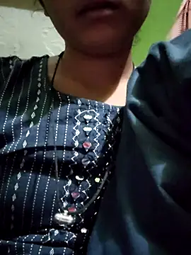 Cute aroshi online show from 31, 5, 2026