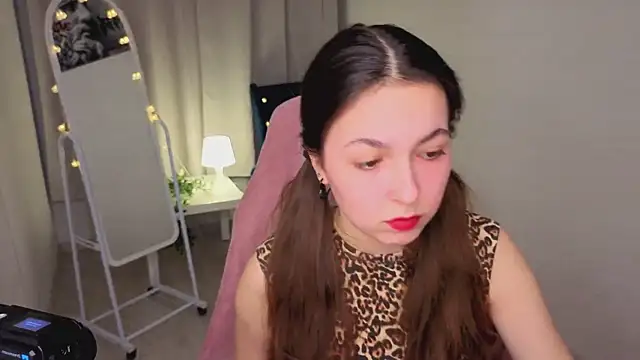 BellaThery online show from 1, 3, 2026