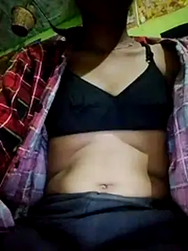 wifedesi7050 online show from 18, 5, 2026