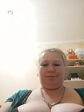 Snapshot of KiraStanton chatting on 8, 7, 2026 KiraStanton online show from 8, 7, 2026