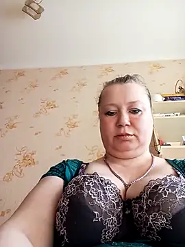 KiraStanton online show from 28, 4, 2026
