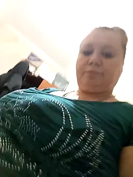 KiraStanton online show from 18, 3, 2026