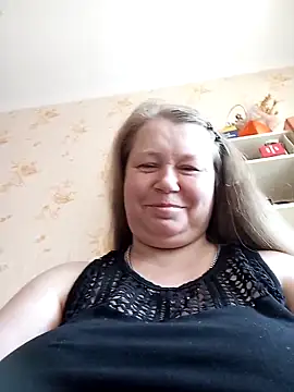 KiraStanton online show from 15, 4, 2026