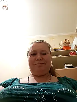 KiraStanton online show from 13, 5, 2026