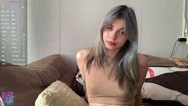 Snapshot of Emmibrilson chatting on 24, 5, 2026 Emmibrilson online show from 24, 5, 2026