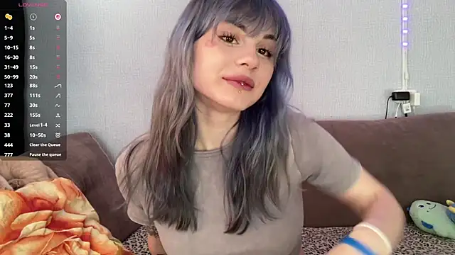 Emmibrilson online show from 7, 4, 2026