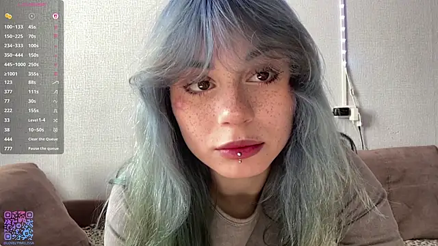 Snapshot of Emmibrilson chatting on 3, 5, 2026 Emmibrilson online show from 3, 5, 2026