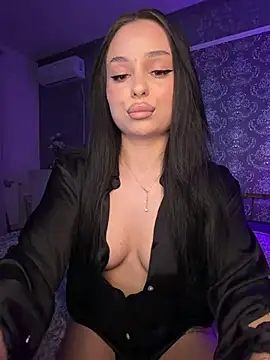Olivia Noor online show from 18, 5, 2026