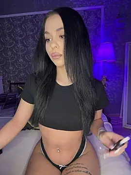 Olivia Noor online show from 4, 4, 2026