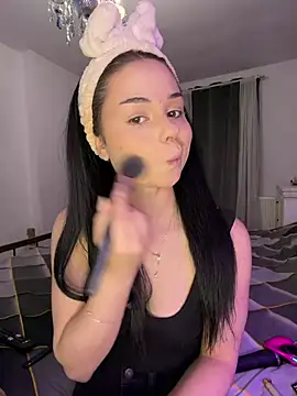 Olivia Noor online show from 2, 5, 2026