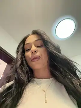 Olivia Noor online show from 4, 5, 2026