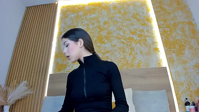 julietta pink online show from 23, 3, 2026