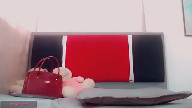 Abby White   online show from 18, 4, 2026