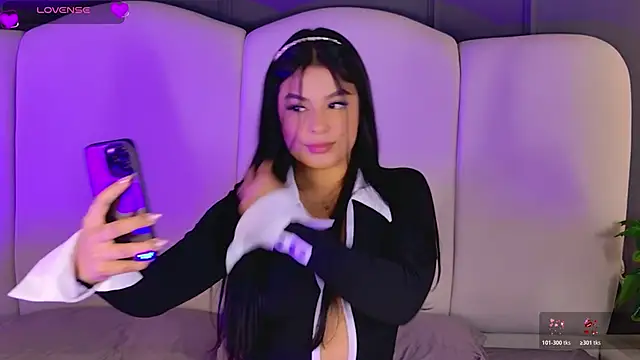 BrunaMonroee online show from 15, 4, 2026