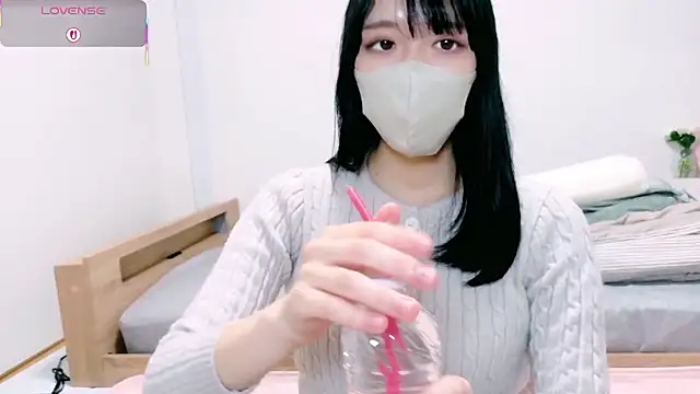 natsuka-chan online show from 8, 4, 2026