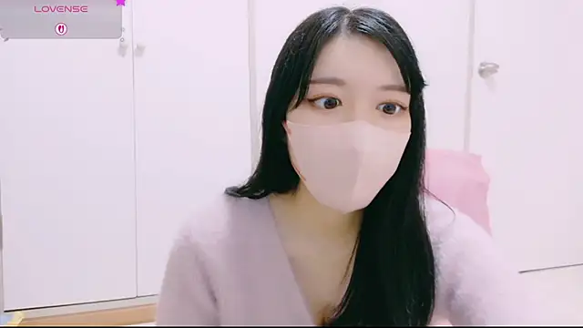 natsuka-chan online show from 23, 4, 2026