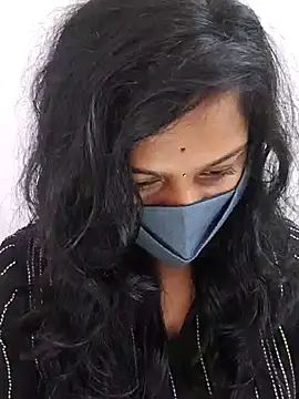 Shaliniqueen online show from 4, 7, 2026