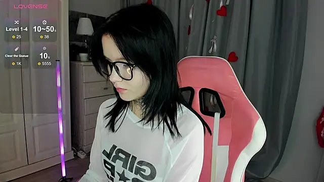 KrissyRied online show from 5, 3, 2026