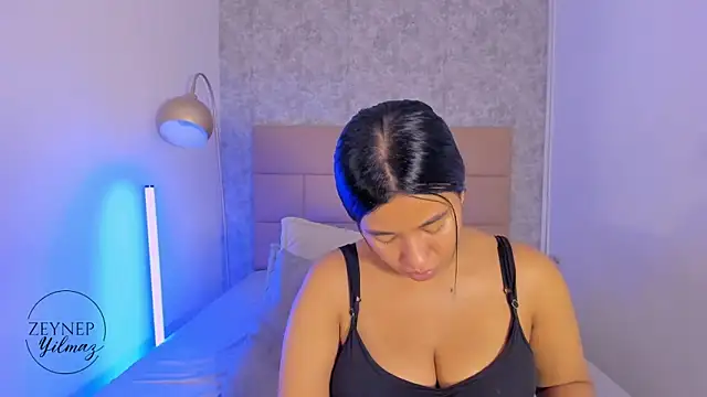 ZeynepYilmaz online show from 17, 4, 2026