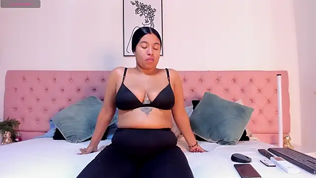 ZeynepYilmaz online show from 23, 3, 2026