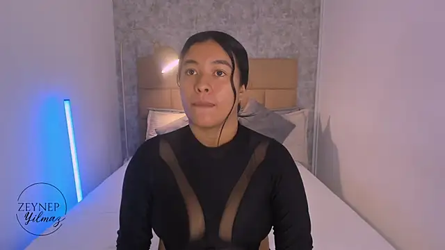 ZeynepYilmaz online show from 19, 4, 2026