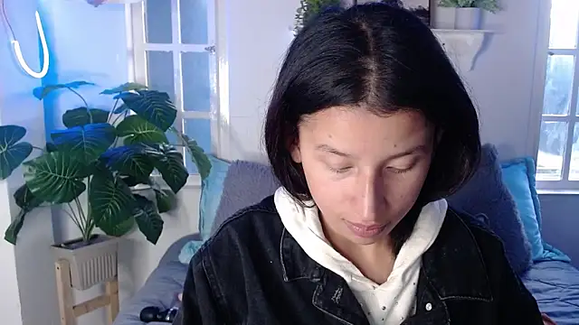 milk chloe  online show from 20, 3, 2026