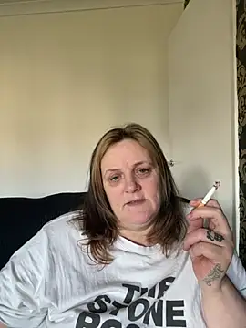 Busty-GilfQuinn online show from 22, 2, 2026