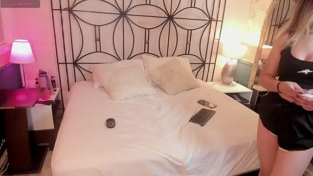 Baby foxx online show from 22, 4, 2026