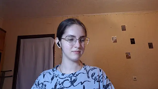 Snapshot of Katelemon chatting on 17, 6, 2026 Katelemon online show from 17, 6, 2026