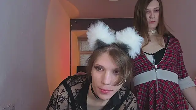 ZoriaLovesLuna online show from 22, 3, 2026