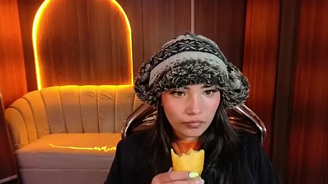 Snapshot of Daphne_nicole_b chatting on 9, 5, 2026 Daphne nicole b online show from 9, 5, 2026